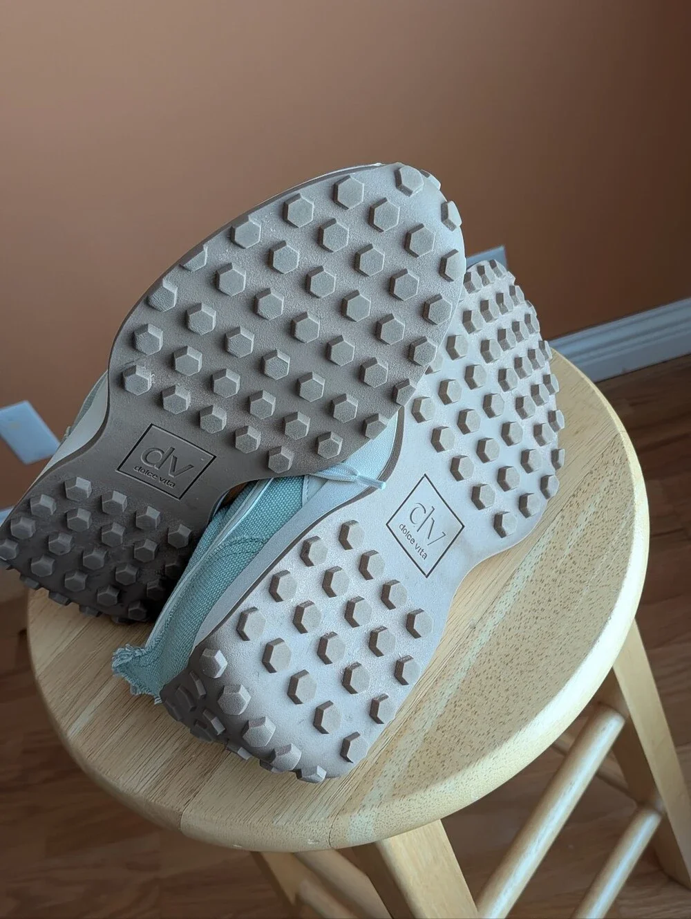 Dolce Vita Women's Light Mint Green Canvas Sneakers with White Swoosh Size 9